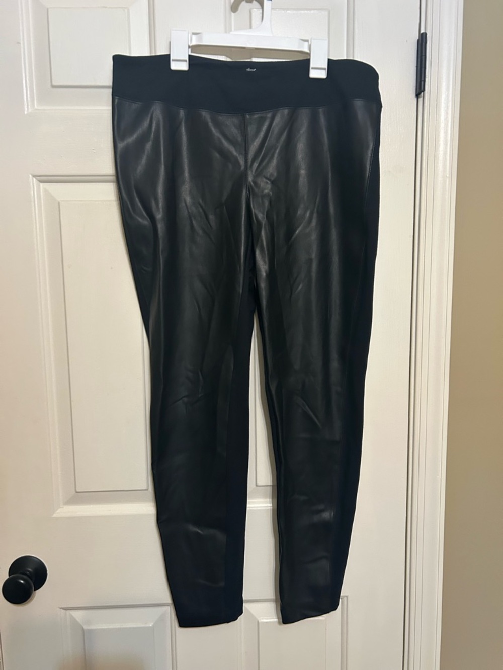 Soma smoothing faux leather ponte paints women’s xl